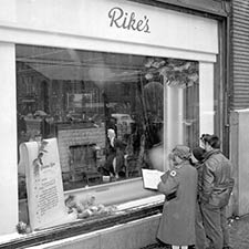 The fascinating story of Rike's Christmas window displays