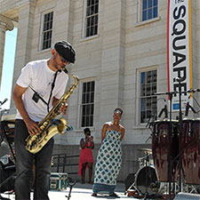 Lunchtime Entertainment at Courthouse Square