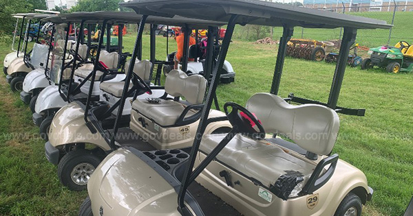 City auctions items from 2 closed golf courses