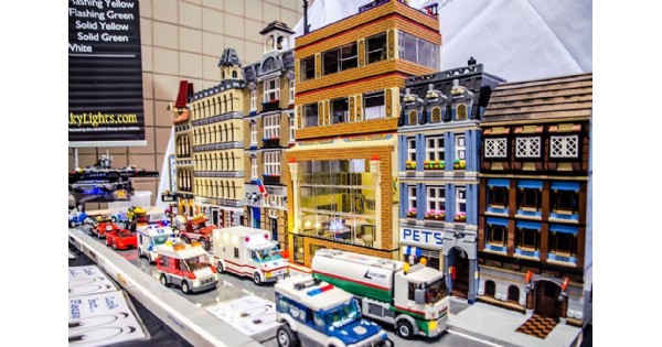BrickUniverse LEGO Convention