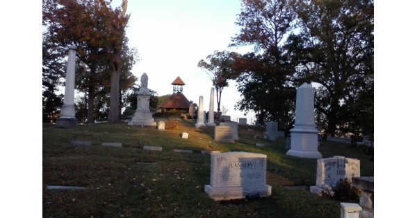 Historic Walking Tour at Woodland Cemetery