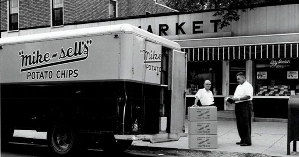 historic photo - Mikesell truck delivering to a local market