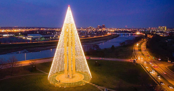 The Carillon Tree of Light shines bright for the holidays