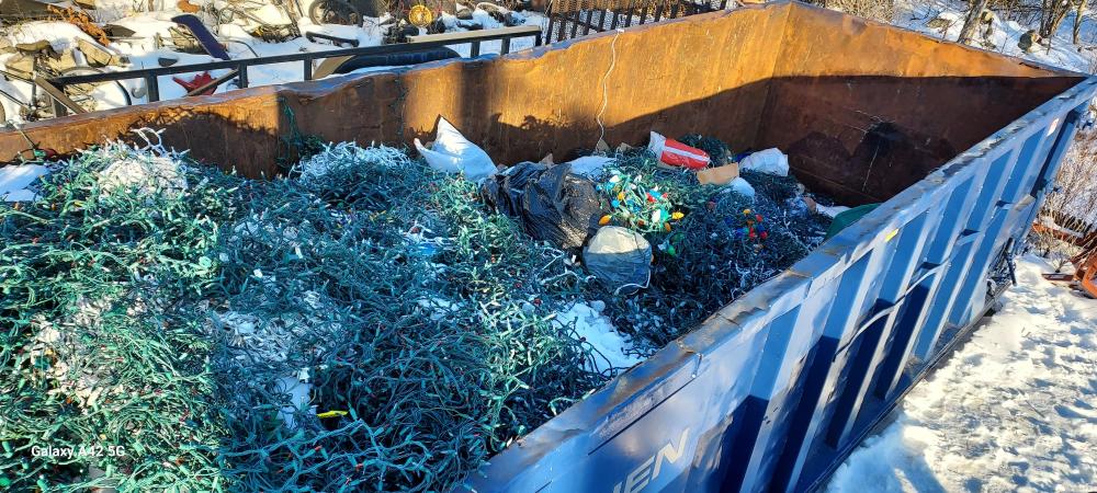 Recycle holiday lights at Five Rivers MetroParks