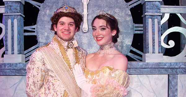 Review: Cinderella at La Comedia Dinner Theatre