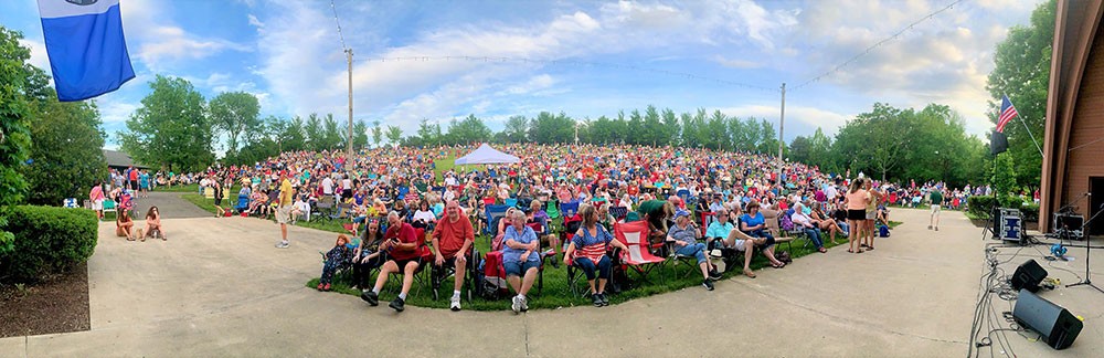 Crowd at the outdoor concerts in Centerville