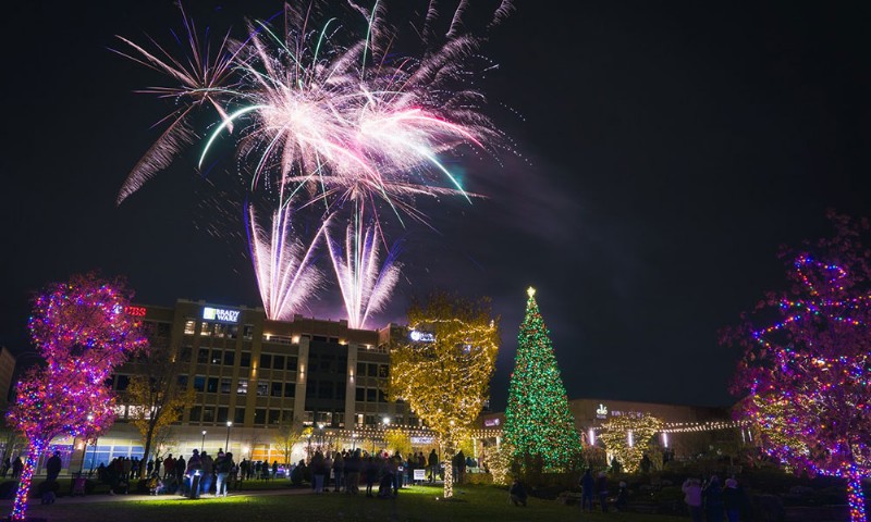 Austin Landing's Christmas Tree Lighting & Fireworks Show
