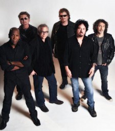 TOTO @ Fraze Pavilion