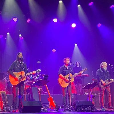 Classic Albums Live Performs Eagles: Hotel California
