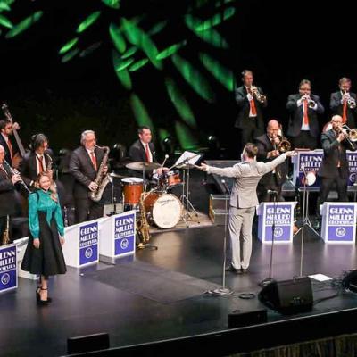 In The Christmas Mood With The Glenn Miller Orchestra