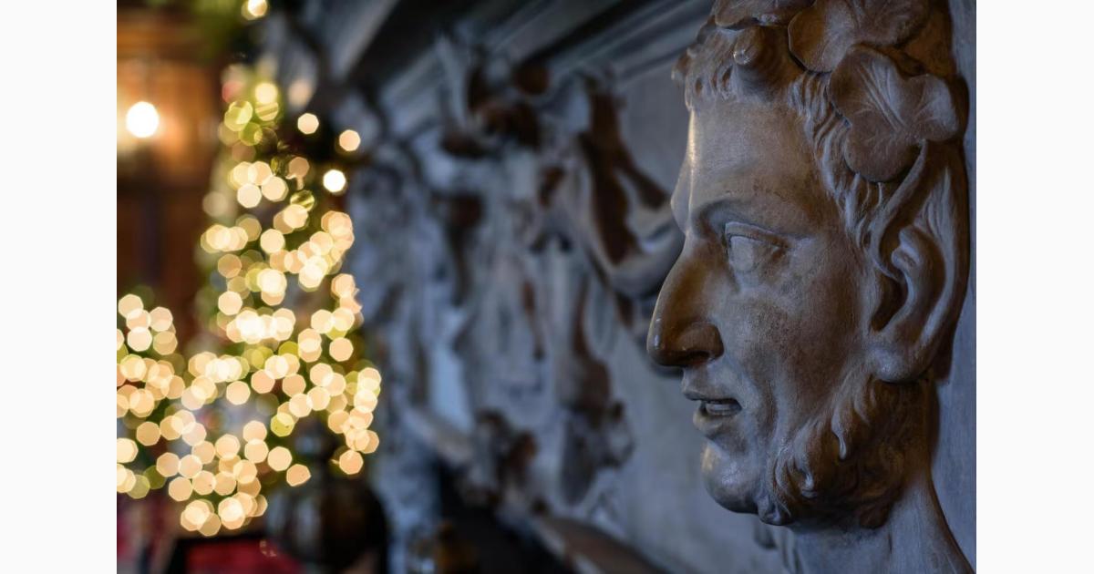 Historic Normandy Mansion Christmas Open House