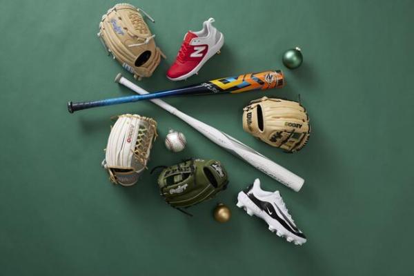 Homerun the Holidays - Dick's House of Sport