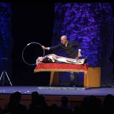 Bill Blagg: Family Magic