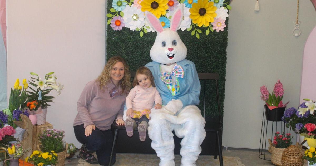 Photos with the Easter Bunny - Austin Landing