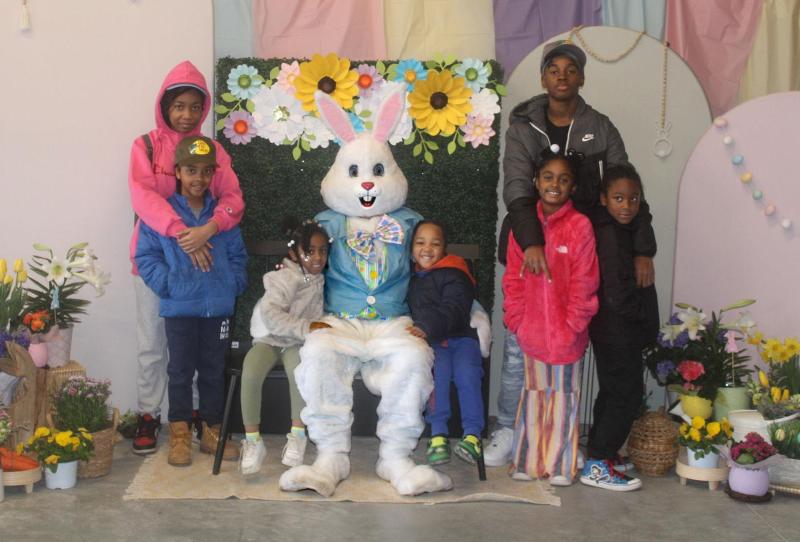 Photos with the Easter Bunny - Austin Landing
