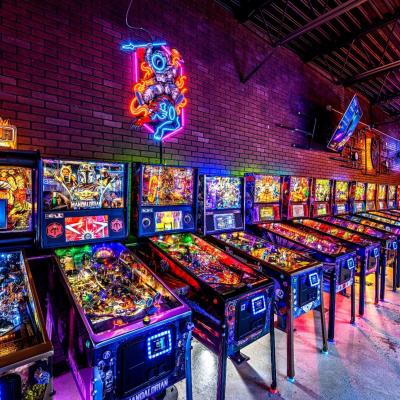 Level Up: 30+ pinball machines 30+ arcades!